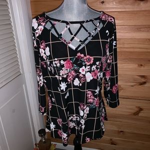 SZ XL NWOT NY&CO Strappy Floral Top